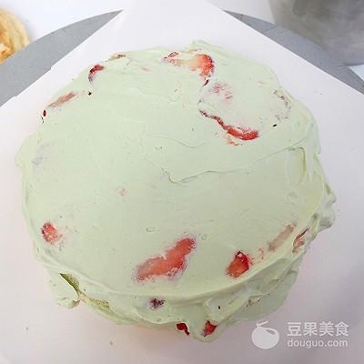 草莓蛋糕。，草莓蛋糕的寓意是什么（春暖花开抺茶草莓蛋糕图片）