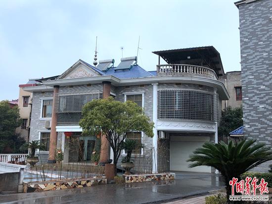 100一包的芙蓉王有几款，芙蓉王香烟价格表大全 （一个非典型“村霸”的落马）