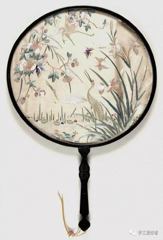 古风扇子做法 古风扇子做法简述，古风扇子做法（传统工艺，轻罗小扇扑流萤）