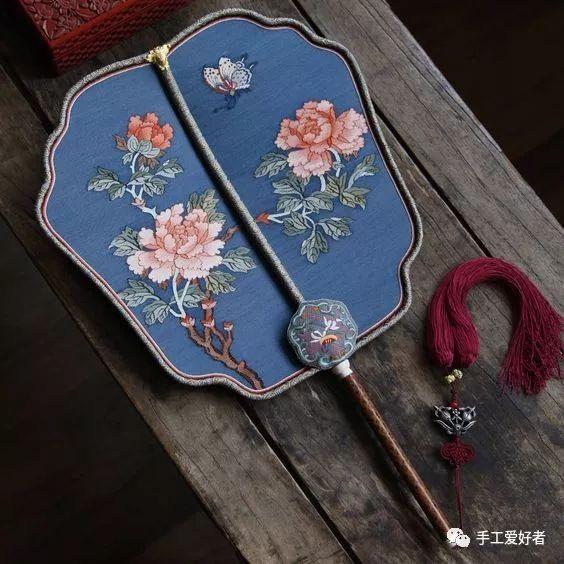 古风扇子做法 古风扇子做法简述，古风扇子做法（传统工艺，轻罗小扇扑流萤）