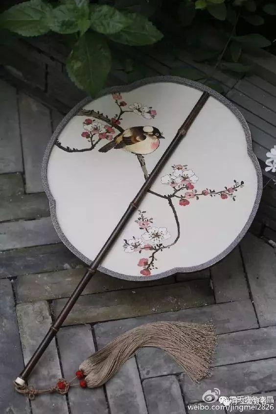 古风扇子做法 古风扇子做法简述，古风扇子做法（传统工艺，轻罗小扇扑流萤）