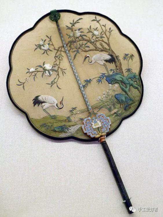 古风扇子做法 古风扇子做法简述，古风扇子做法（传统工艺，轻罗小扇扑流萤）