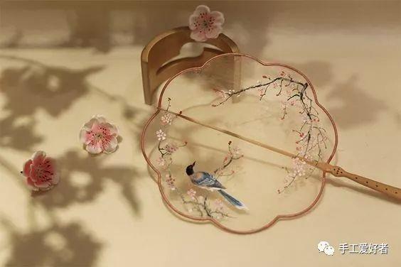 古风扇子做法 古风扇子做法简述，古风扇子做法（传统工艺，轻罗小扇扑流萤）