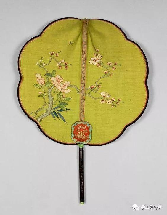 古风扇子做法 古风扇子做法简述，古风扇子做法（传统工艺，轻罗小扇扑流萤）