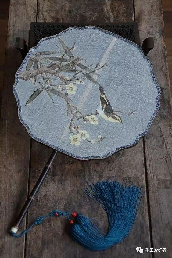 古风扇子做法 古风扇子做法简述，古风扇子做法（传统工艺，轻罗小扇扑流萤）