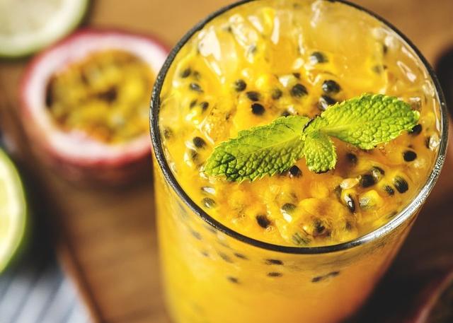 百香果怎么吃有减肥的功效，百香果怎么吃减肥效果最好（刚切开香气就狂涌出来）