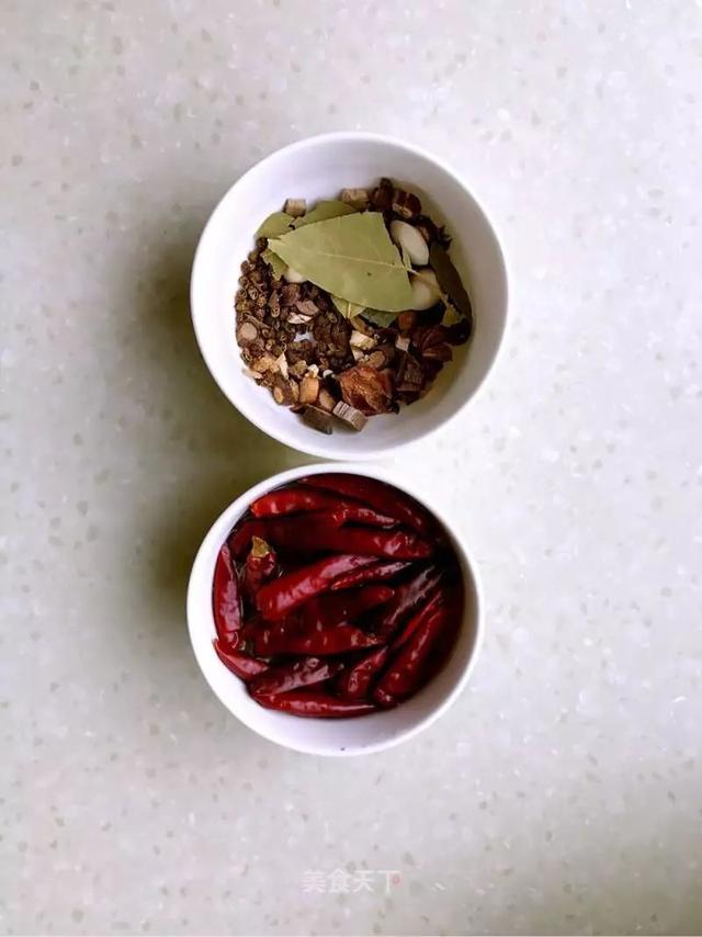 黄焖羊肉的做法最正宗的做法，黄焖羊肉：味道鲜美