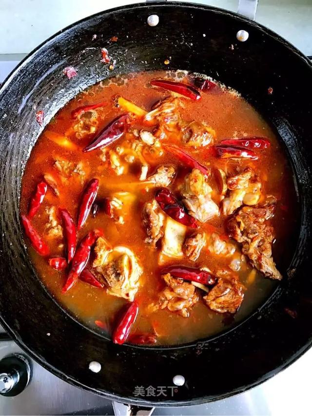 黄焖羊肉的做法最正宗的做法，黄焖羊肉：味道鲜美