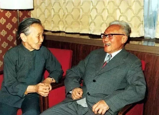 一壶冰心在玉壶指什么，一片冰心在玉壶的玉壶意思（夜话丨一片冰心在玉壶）