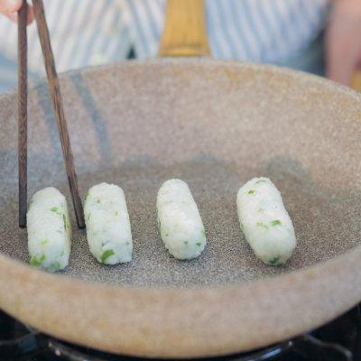 粢饭糕怎么做，10万豆友收藏的银鱼粢饭糕做法