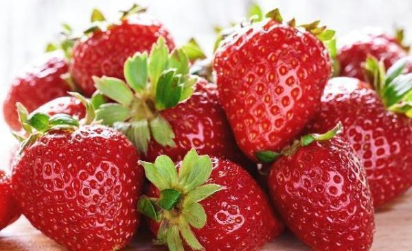 草莓糖分高吗，草莓糖分高吗减肥可以吃吗（这三个理由可能和你想的不一样）