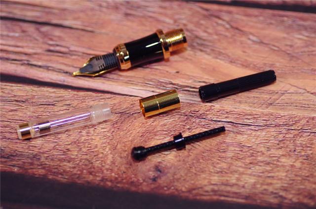 f尖是多少mm，百乐ef尖是多少mm（一个成功的老板需要一套好钢笔）