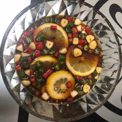 网红泡椒凤爪的做法 柠檬，网红泡椒凤爪的做法（回味无穷的网红柠檬泡椒凤爪来拯救你的胃。）