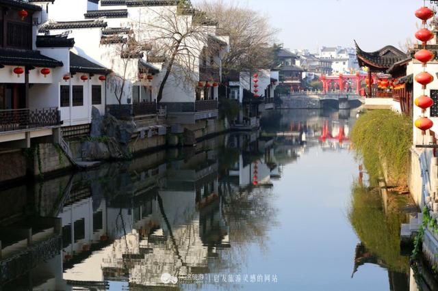 纤纤玉手下一句该怎么说，纤纤玉手词句（一捧秦淮水）