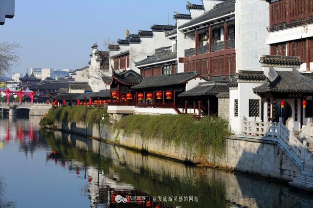 纤纤玉手下一句该怎么说，纤纤玉手词句（一捧秦淮水）