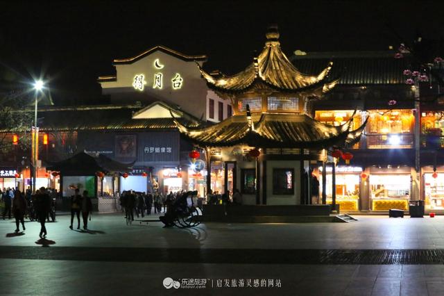 纤纤玉手下一句该怎么说，纤纤玉手词句（一捧秦淮水）