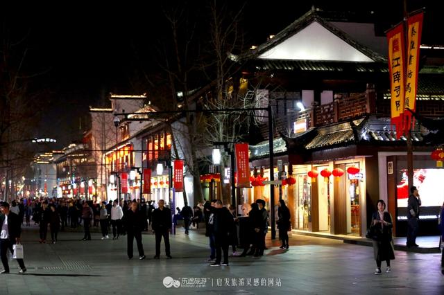 纤纤玉手下一句该怎么说，纤纤玉手词句（一捧秦淮水）