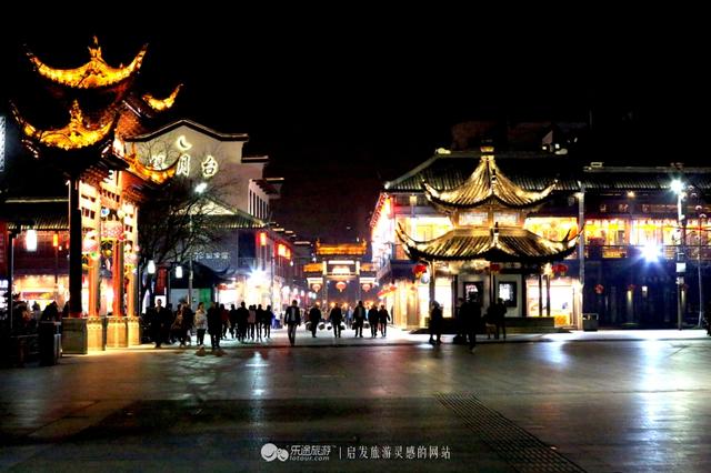 纤纤玉手下一句该怎么说，纤纤玉手词句（一捧秦淮水）