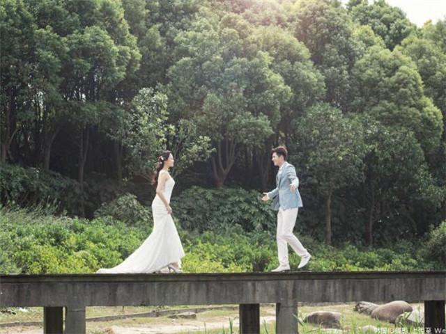 女儿婚礼父亲简短讲话，女儿订婚父亲简短致辞（女儿出嫁父亲简短致词）