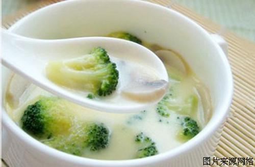 一岁宝宝吃什么，1岁宝宝食谱一日三餐辅食表（适合1岁宝宝吃的7款辅食）