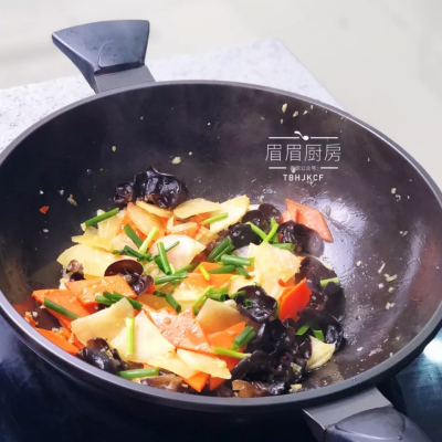 雪莲果怎么做好吃，雪莲果怎么吃好吃呢（清炒雪莲果的绝味秘籍）