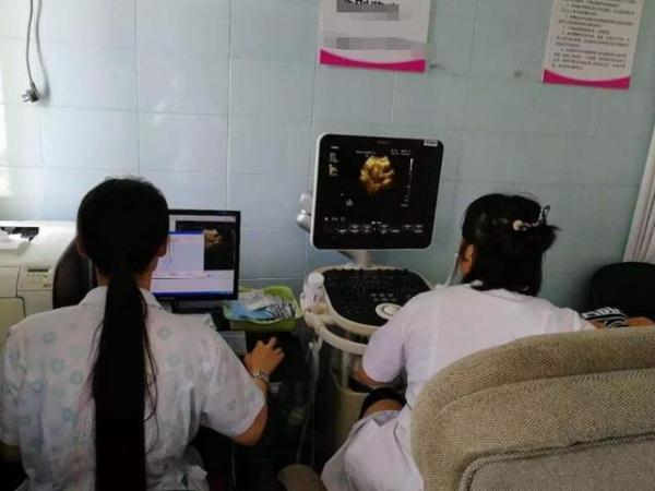 羊水穿刺检查，羊水穿刺检查和无创DNA到底做哪个（7张图向你“播报”全过程）