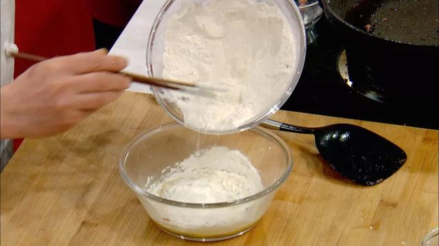 雪莲花怎么吃，野生雪莲花的正确吃法（今日播出《有助于预防脑梗——洋葱时蔬饼+雪莲花》）