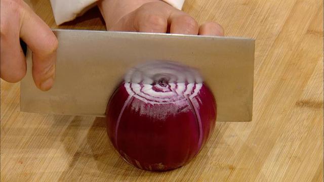 雪莲花怎么吃，野生雪莲花的正确吃法（今日播出《有助于预防脑梗——洋葱时蔬饼+雪莲花》）