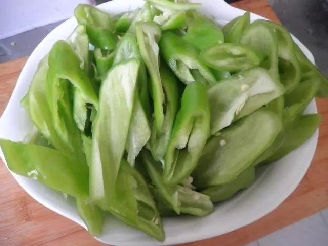 虎皮尖椒的家常做法，虎皮尖椒、虎皮青椒的家常做法