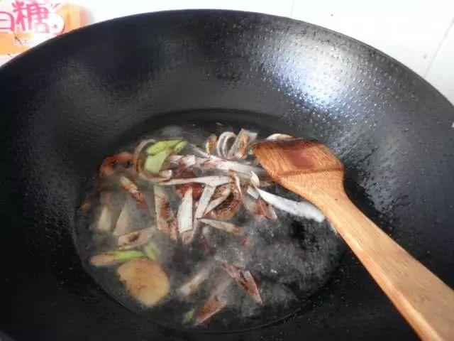 虎皮尖椒的家常做法，虎皮尖椒、虎皮青椒的家常做法