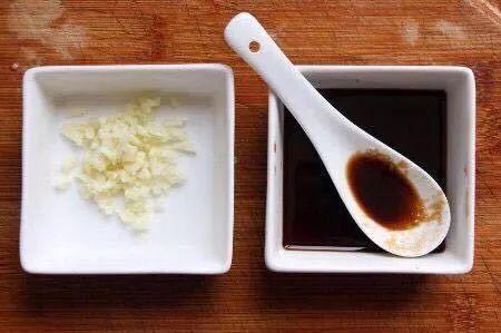 虎皮尖椒的家常做法，虎皮尖椒、虎皮青椒的家常做法