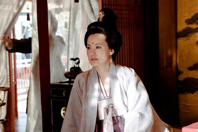 我爱他歌词王小帅，我爱他歌词（咏梅在《地久天长》）