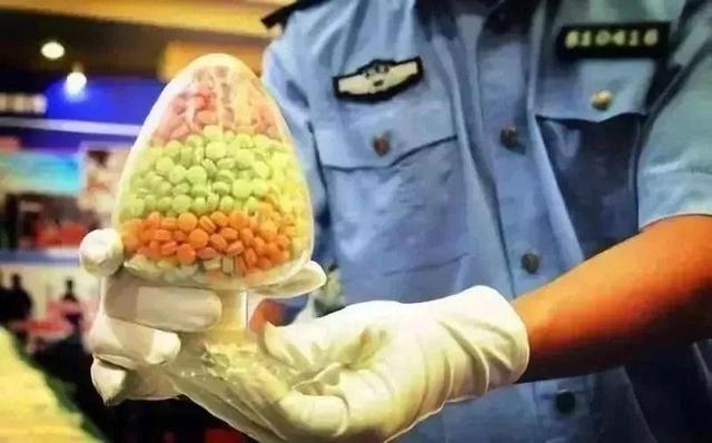 凌晨五点，还在失眠，而你也不会对我有所思念，凌晨五点半是什么时辰（失眠再严重也别碰“一粒眠”图片）