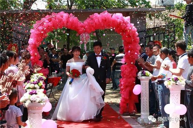 刘家媳妇中的邝玲结局，刘家媳妇中的邝玲结局是什么（30《刘家媳妇》婚礼被砸）