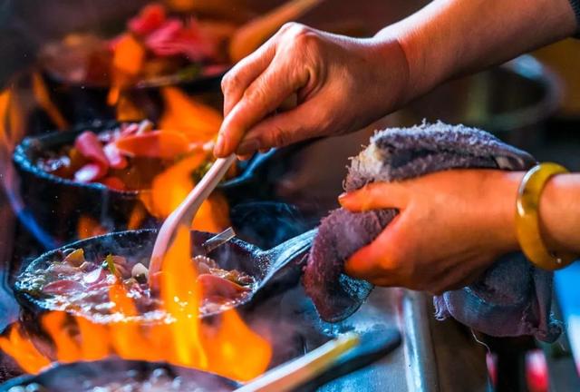 砂锅的用途和好处，砂锅的用途和好处特点（贵州人的冬天缺它不可）