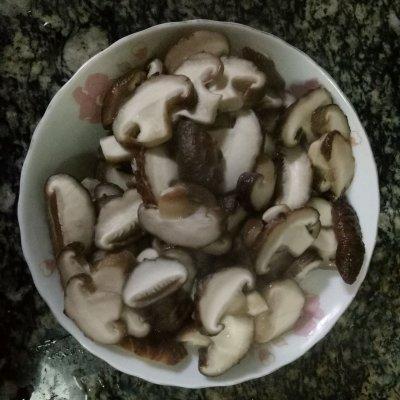 花菇怎么做好吃，干花菇怎么做好吃（这样的家常菜–凉拌花菇）