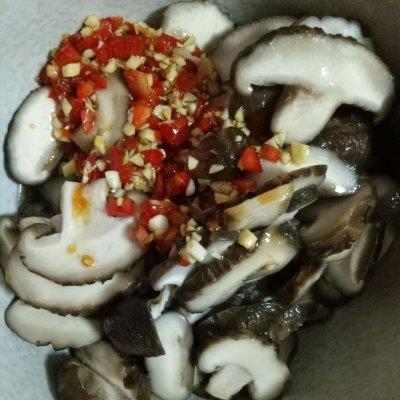 花菇怎么做好吃，干花菇怎么做好吃（这样的家常菜–凉拌花菇）