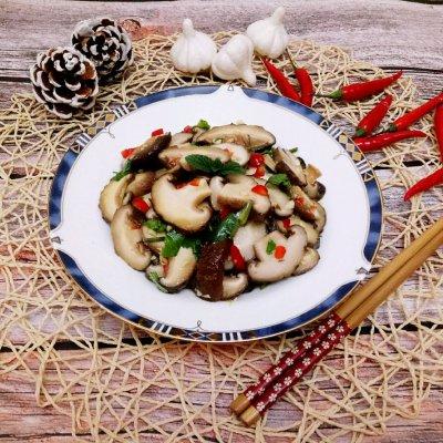 花菇怎么做好吃，干花菇怎么做好吃（这样的家常菜–凉拌花菇）