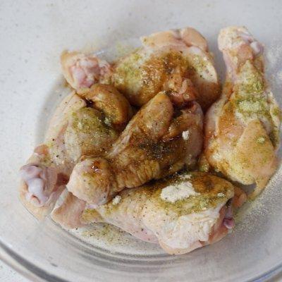 烤鸡翅的做法烤箱，烤箱烤鸡翅（这样的超简单又香嫩的烤翅根你吃过吗）