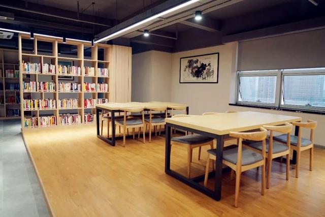 五邑大学图书馆，江门五邑大学图书馆对外开放时间（强化文化育检——江门市人民检察院图书馆正式启用）