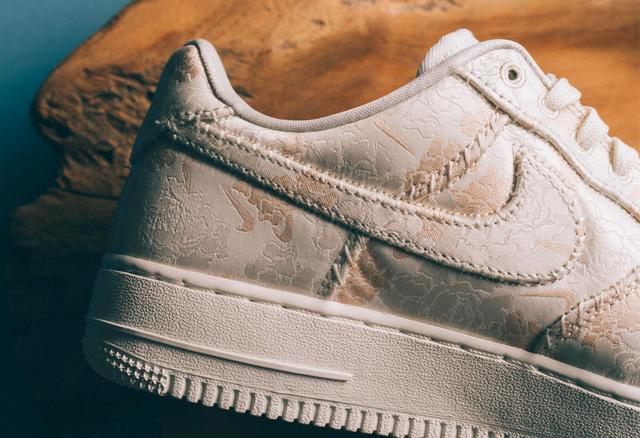 af1白丝绸真假对比，af1黑色丝绸真假对比（酷似 CLOT 白丝绸的来了）