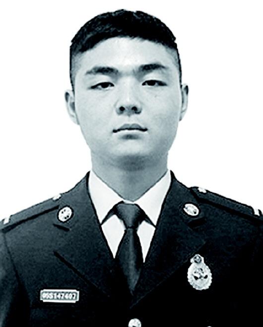 灭火背后那些感动瞬间，消防故事我眼中的火焰蓝（重温五位救火英雄的故事）