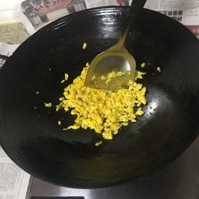 咖喱炒饭的做法最正宗的做法，最好吃的咖喱蛋炒饭做法