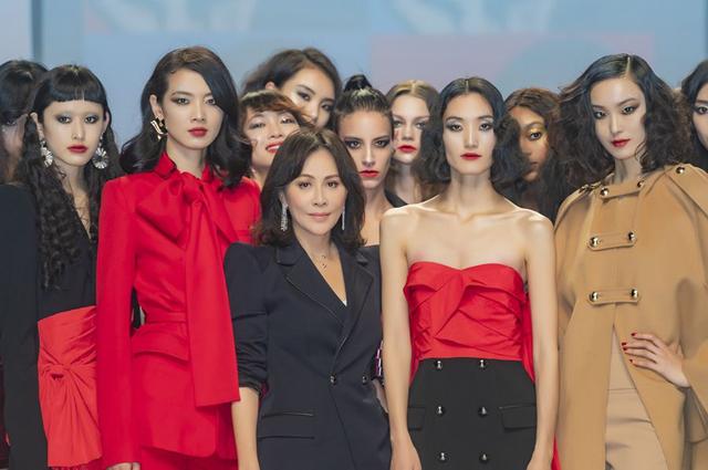 撩妹是什么意思，撩妹什么意思（想撩妹，先得学会这些来夸人美）