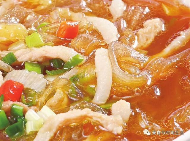 湖南红薯粉怎么做好吃_酸辣红薯粉怎么做好吃，酸辣红薯粉的做法大全家常窍门（酸辣过瘾味道还正宗）