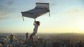 梦见开车刹车失灵，梦见开车刹车失灵预示什么（春梦、噩梦、坠落梦...常做的梦可能是在暗示你这件事）