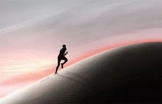 梦见开车刹车失灵，梦见开车刹车失灵预示什么（春梦、噩梦、坠落梦...常做的梦可能是在暗示你这件事）