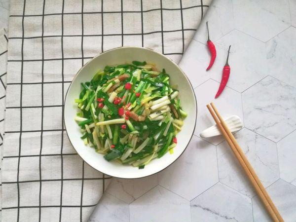 腊肉如何炒韭菜，韭菜炒腊肉#春季减肥、边吃边瘦#