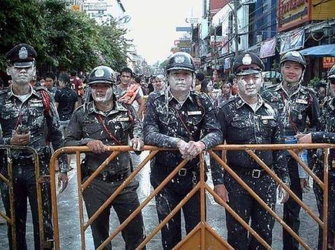 泼水节是哪个民族的节日，泼水节是哪个民族的（但交通事故已致348人死亡）