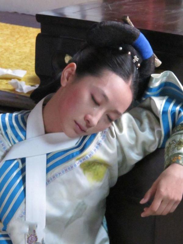 安陵容死于哪一集，安陵容第几集死的（《甄嬛传》安陵容死那场戏）